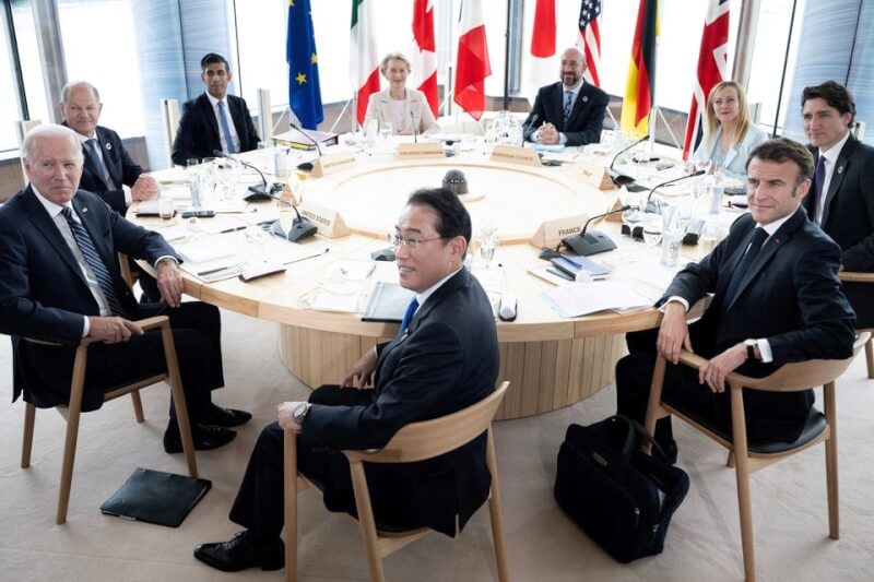 圖為G7領導人參與會議。（BRENDAN SMIALOWSKI/Pool via 路透社）