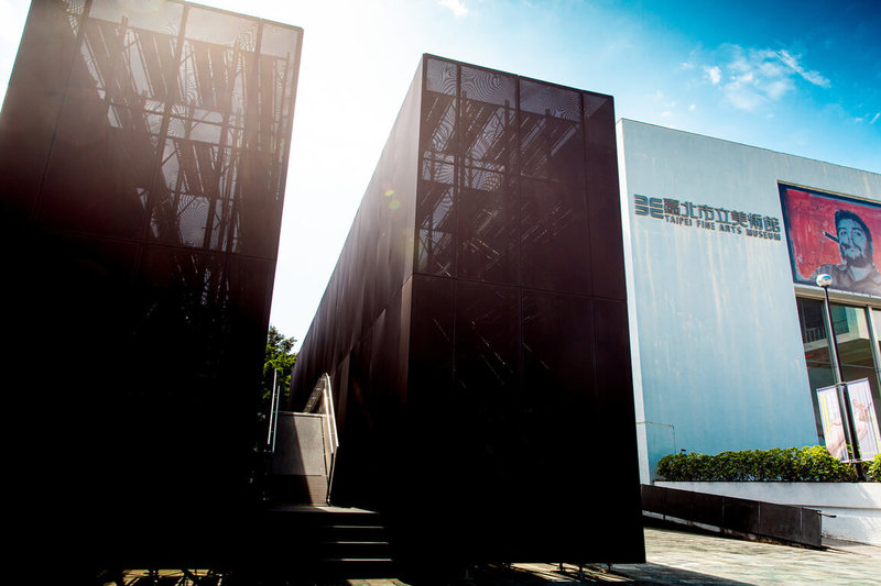 大型體感建築「途中」為台北市立美術館2023年第10屆「X-site計畫」首獎作品，20日起於北美館戶外廣場展出。（北美館提供）中央社記者王寶兒傳真  112年5月20日