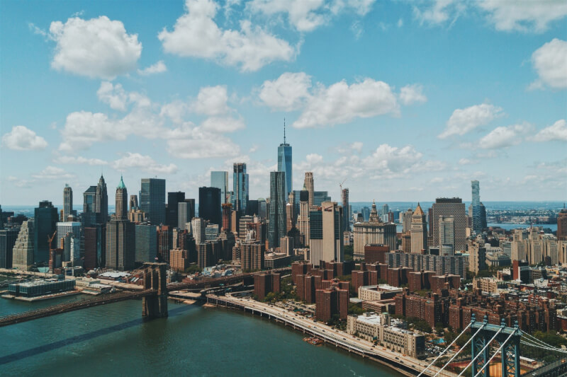 一項最新研究發現，美國紐約市在長期承受大量建築物重量之下，地層正在下陷。（圖取自Unsplash圖庫）