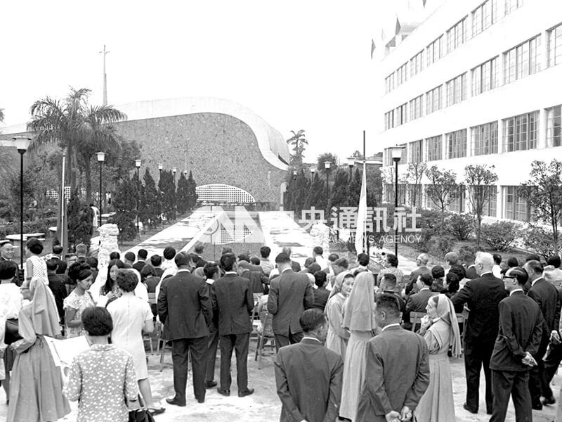 台灣第一座職業婦女公寓「德華女子公寓」1968年5月25日舉行落成典禮。（中央社檔案照片）