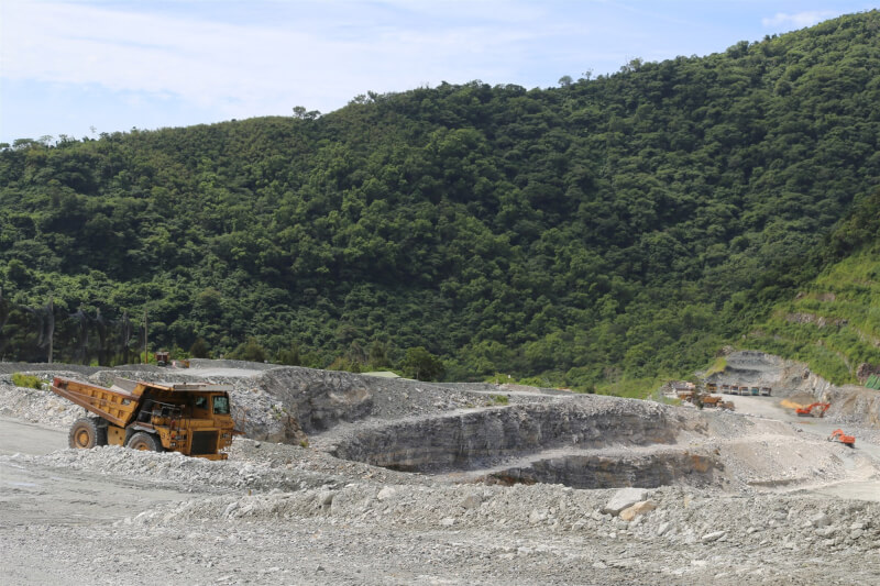 圖為亞泥新城山礦區。（中央社檔案照片）