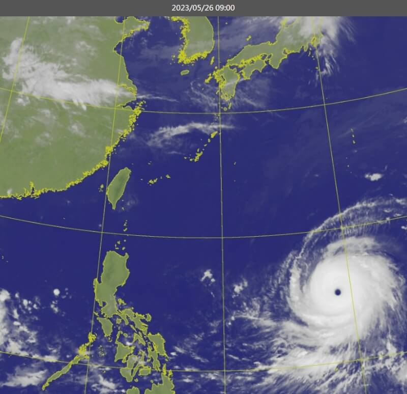 氣象專家吳德榮26日指出，瑪娃的颱風眼清晰，眼牆結構紮實，創下今年最強紀錄。（圖取自中央氣象局網頁cwb.gov.tw）