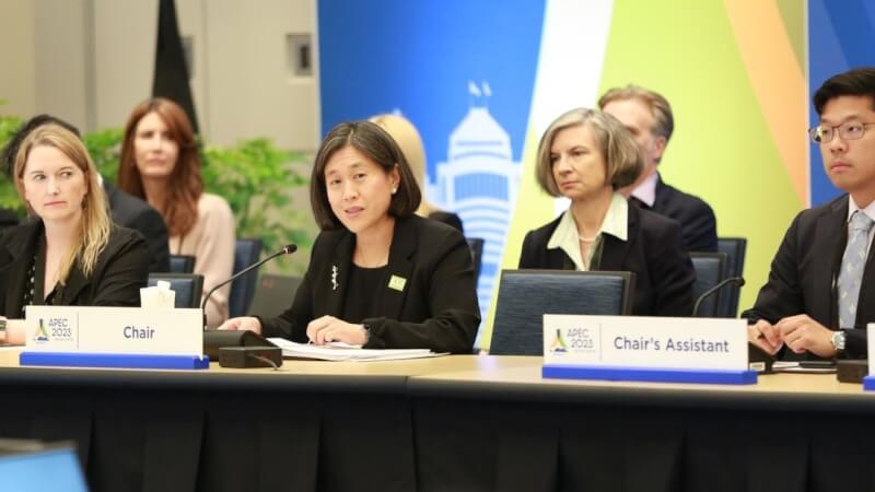 美國貿易代表戴琪（前左2）27日主持APEC貿易部長會議。（圖取自instagram.com/apec）