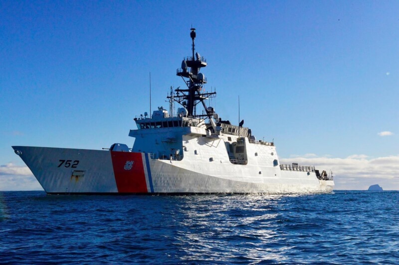菲律賓海巡署、美國海岸防衛隊與日本海上保安廳將首度舉辦三方海上演習。圖為美方將派遣參與演習的史崔頓號。（圖取自facebook.com/uscgoem）