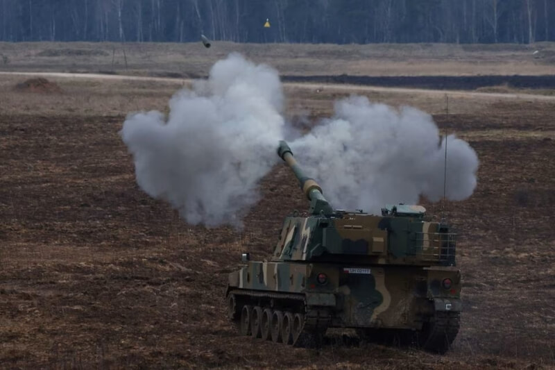 波蘭去年與韓國交易的K9自走砲今年3月於演習中開火。（路透社）