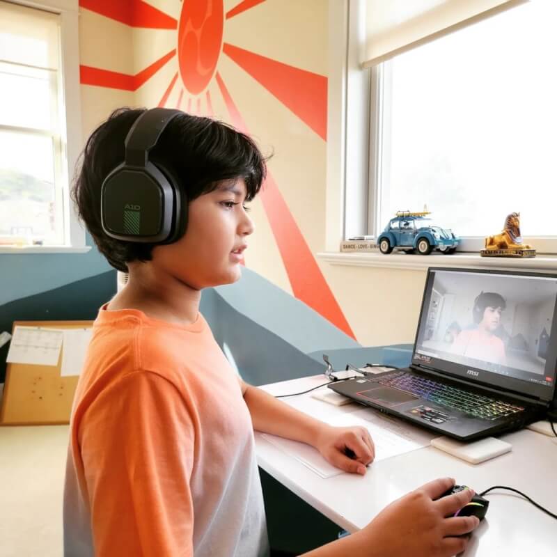 加州孟加拉裔14歲的奎茲取得聖克拉拉大學計算機科學與工程學士學位，之後他將加入SpaceX成為公司年紀最小的軟體工程師。（圖取自instagram.com/thepythonkairan）