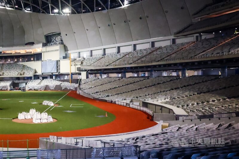 世界棒壘球總會12日公布，明年開打的世界12強棒球賽，B組小組賽將於台北登場，有機會在大巨蛋舉行。圖為台北大巨蛋。（中央社檔案照片）