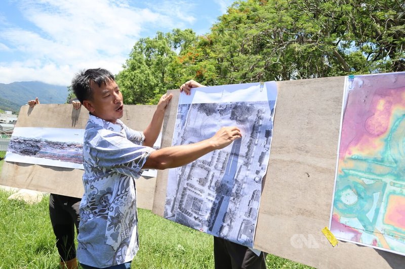 台大地質系助理教授王昱帶領團隊自918地震發生後，在花蓮玉里鎮民廣場地表位移跡象處進行斷層槽溝挖掘作業，成功在地下地層中發現玉里斷層左移特性的證據。中央社記者李先鳳攝 112年6月18日