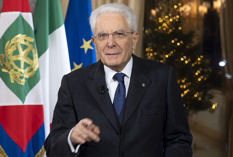 今天是「世界難民日」，義大利總統馬達雷拉（Sergio Mattarella）表示：「不要忽視難民的遭遇。」他也呼籲，歐洲必須介入和理解促使如此眾多貧困民眾離開母國的根本原因，並主動幫助他們。（義大利總統府提供）中央社記者陳攸瑋羅馬傳真  112年6月20日