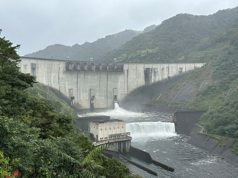 翡翠水庫蓄水率回升,今年大台北地區民生供水無虞,且因應颱風季,預留足夠蓄洪容量,可承受連續降雨超過300毫米,兼顧防颱減災。(翡管局提供)中央社記者劉建邦傳真 112年6月21日