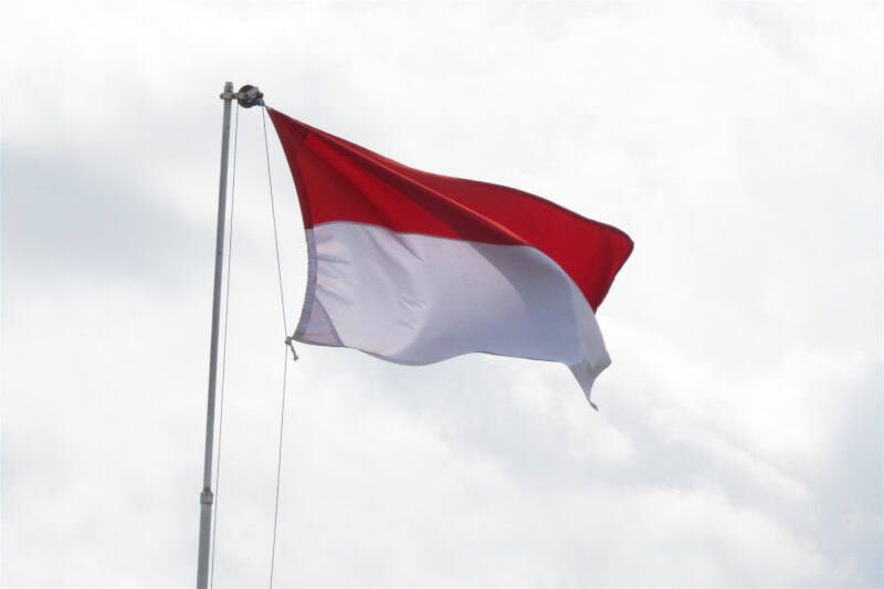 印尼宣布不再恢復159個國家的免簽證措施。圖為印尼國旗。（圖取自Unsplash圖庫）