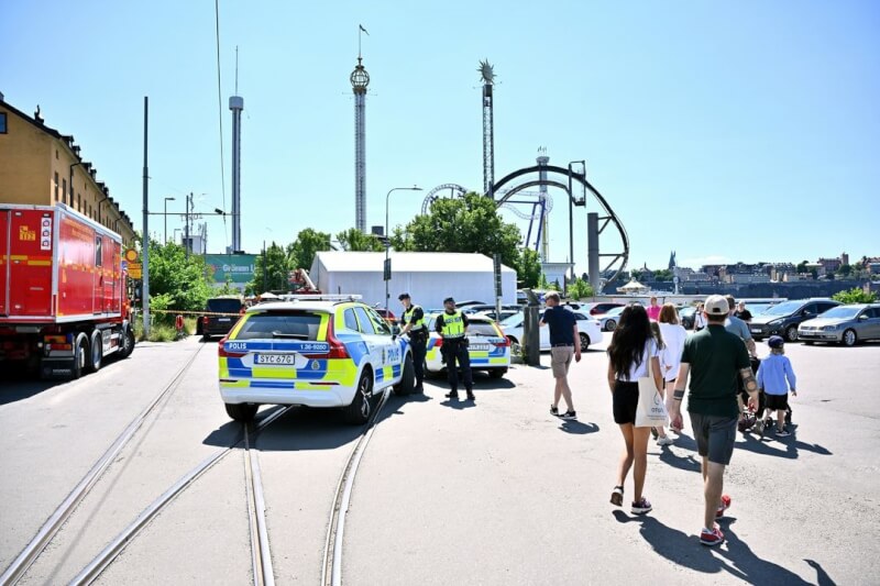 瑞典格羅納倫遊樂園25日發生雲霄飛車事故。（瑞典通訊社/via 路透社）