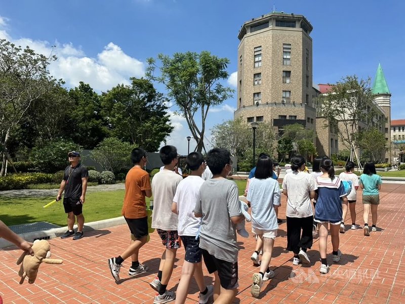 少子化時代來臨,台中私立常春藤高中推出睡衣入學制,希望爭取優秀學生入學,讓學生在無經濟壓力下安心學習。中央社記者趙麗妍攝 112年6月26日