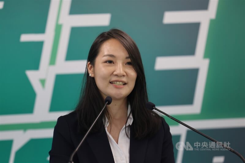 民進黨中執會28日通過第4波立委徵召提名,在新竹縣第一選區徵召「美女刺客」詹紀緹參選,會後她出席記者會發表選舉理念。中央社記者王飛華攝 112年6月28日