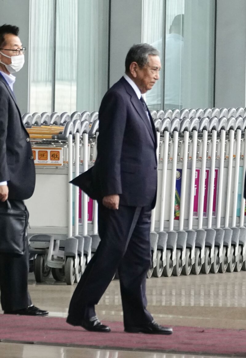 日本前眾院議長河野洋平（右）率領日本國際貿易促進協會代表團，於3日訪問北京。（共同社）