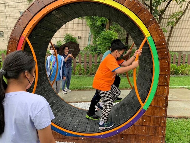 台東兒童運動公園5日啟用，有倉鼠滾輪等共13項主題遊戲區，適合6至12歲孩童。（台東縣政府提供）中央社記者盧太城台東傳真  112年7月5日