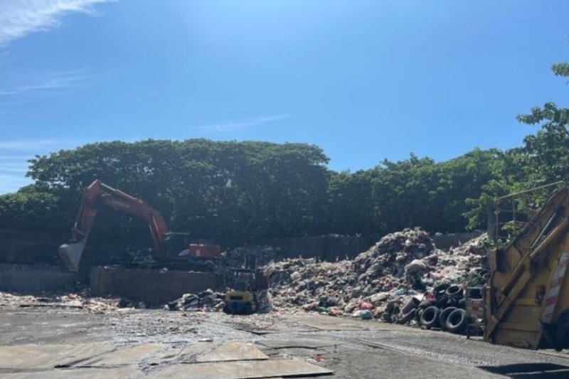 受焚化爐故障影響，桃園市龜山區大埔垃圾轉運站無法正常轉運，飄散異味引發民怨，桃園市環保局9日表示，已修復提高轉運量能，未來也會進行改善工程。（李宗豪提供）中央社記者吳睿騏桃園傳真  112年7月9日