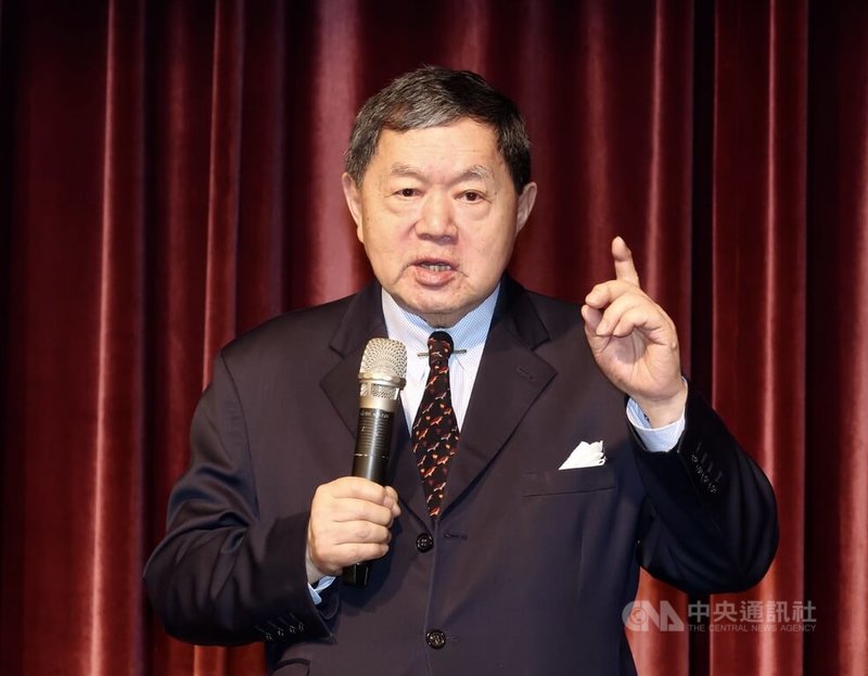 中華民國第69屆航海節慶祝大會11日在台北舉行,遠東集團、裕民航運董事長徐旭東出席致詞表示,每個企業都需要加強對AI的認知,在全球經濟呈現衰退跡象下,產業要加速轉型。中央社記者張皓安攝 112年7月11日