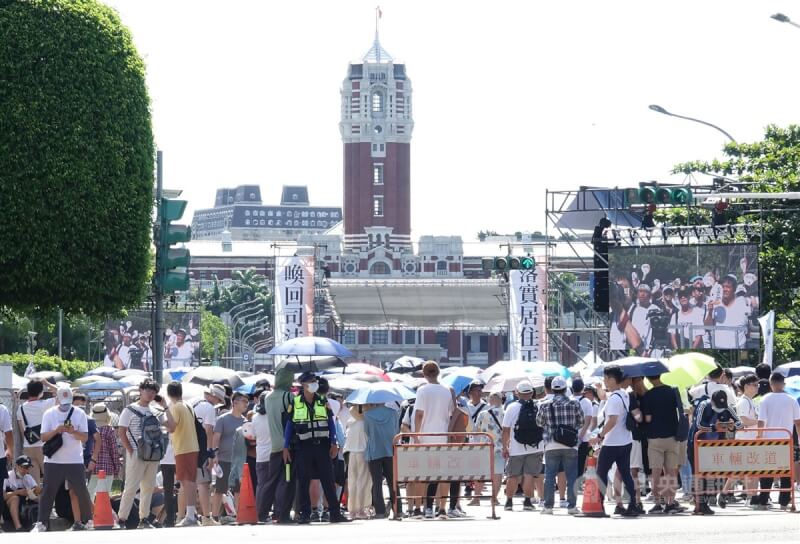 活動現場大批警力出動協助維持秩序。中央社記者趙世勳攝 112年7月16日