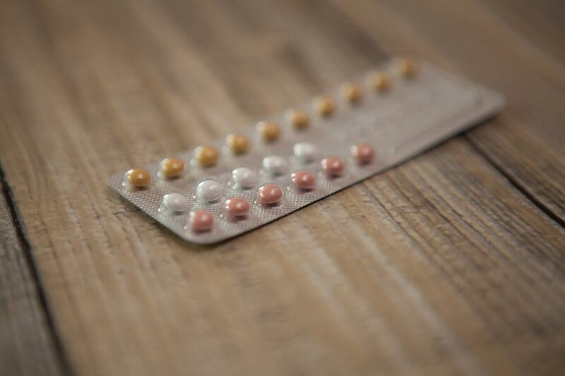 食藥署提醒，無論事前或事後避孕藥，在台灣均屬處方藥，藥局若無醫師處方箋卻賣給民眾，最高可罰200萬元。（示意圖／圖取自Pixabay圖庫）