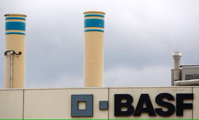 德國商業中流砥柱之一的化工巨頭巴斯夫集團正縮減在德國境內的規模。圖為巴斯夫集團位於瑞士的一間工廠（路透社）