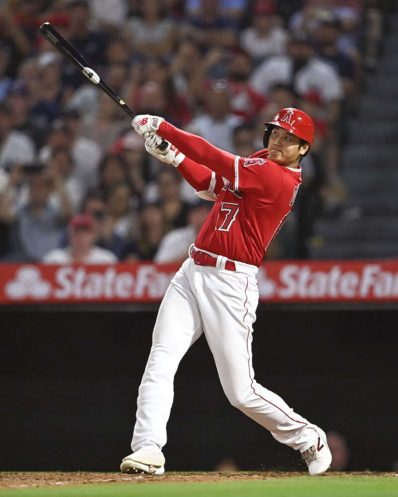 MLB洛杉磯天使球星大谷翔平18日敲出本季第35支全壘打，穩居大聯盟全壘打王。（共同社）