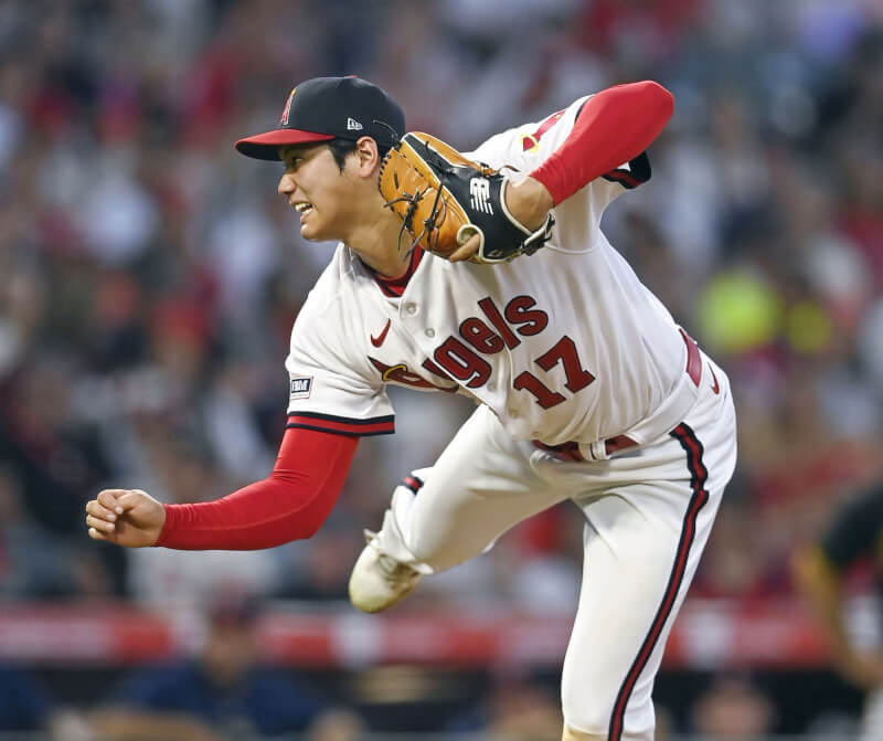 美國職棒大聯盟MLB洛杉磯天使二刀流球星大谷翔平，22日先發登板出戰匹茲堡海盜，雖然投6.1局挨4轟丟5分，但也投出9次三振。（共同社）