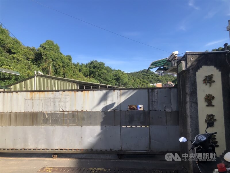 位於基隆市祥豐街的祥豐營區24日下午有居民驚聞爆炸聲響。陸軍六軍團隨後證實，營區執行彈藥技術檢查作業時，120迫砲不明原因爆炸，造成9人受傷。中央社記者王朝鈺攝 112年7月24日