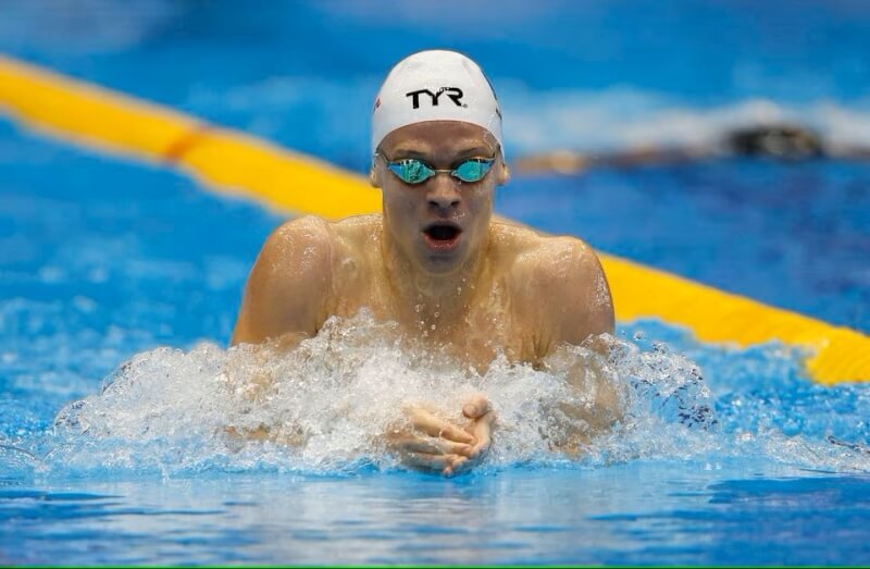 法國泳將馬向（圖）23日在世界水上運動錦標賽，以4分2秒50奪得男子400公尺個人混合式冠軍，並打破美國泳壇傳奇人物「飛魚」費爾普斯保持的最後一項世界紀錄。（路透社）