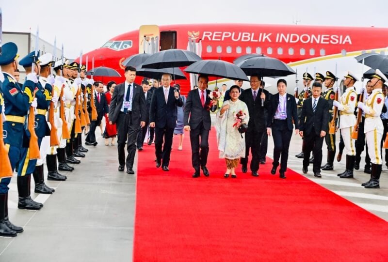 印尼總統佐科威27日訪問中國，他表示，與中國國家主席習近平會晤將聚焦投資及戰略計畫，討論貿易、全球與區域問題。（圖取自facebook.com/Jokowi）