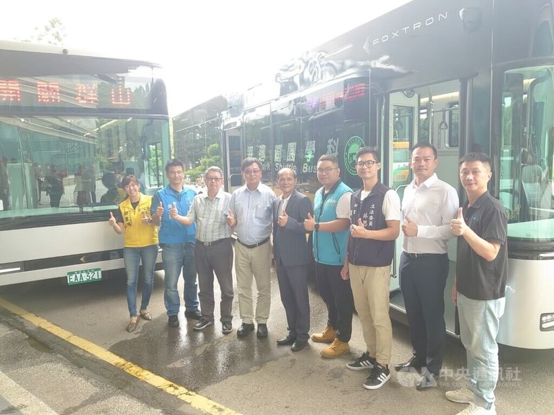鴻海旗下鴻華先進的電動巴士將於8月1日起，加入新竹科學園區巡迴巴士行列。`中央社記者張建中攝  112年7月31日