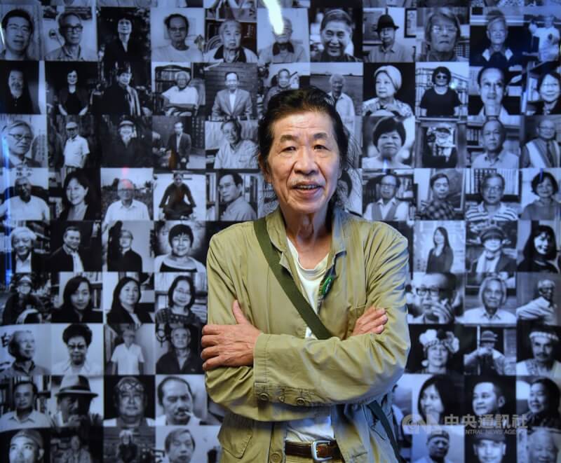 吳三連獎得主資深攝影家潘小俠（圖）31日晨在台大醫院過世，享壽69歲。圖為潘小俠2020年5月23日台北舉行攝影集「台灣作家一百年」新書發表會。（中央社檔案照片）