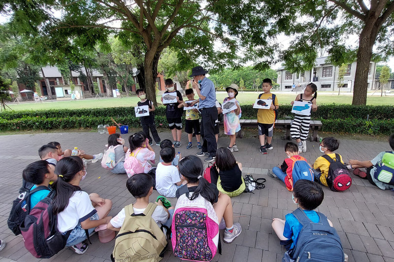 台南山上花園水道博物館暑假期間推出「勇闖台南水道」半日營隊課程，吸引不少學生團體報名參加。（台南市文化局提供）中央社記者楊思瑞台南傳真  112年8月6日