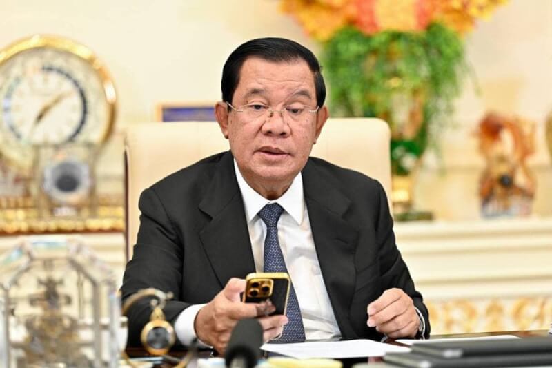 柬埔寨總理洪森（圖）7日交棒給長子洪馬內，強調自己至少將從政到2033年。（圖取自facebook.com/hunsencambodia）
