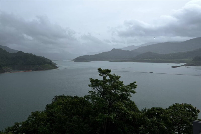 颱風卡努影響下，曾文水庫6日蓄水率突破5成大關。圖為7月30日蓄水率約20%。（南區水資源局提供）
