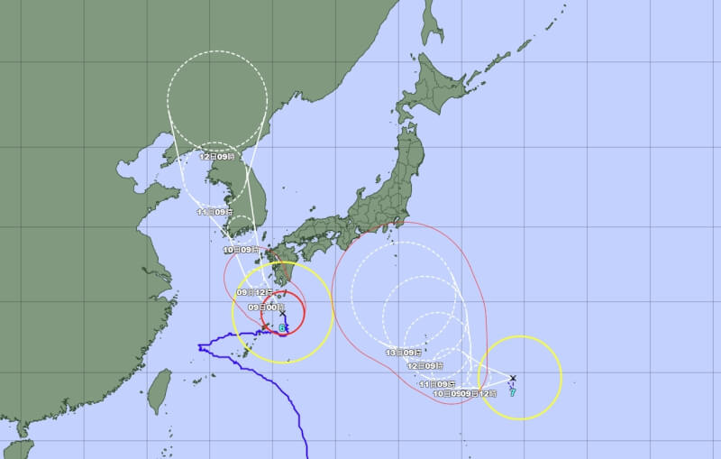 日本氣象廳觀測，熱帶性低氣壓8日已發展為今年第7號颱風蘭恩（右），影響日本的時間恐將落在盂蘭盆節前後。（圖取自日本氣象廳網頁jma.go.jp）