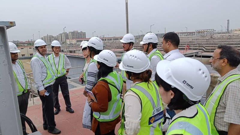 台灣綠耕隊7日至12日訪問印度，探索淨零永續產業合作空間。圖為綠耕隊在印度商工部國家生產力委員會人員引領下，參訪Narela工業區指標型污水處理廠。（台灣綠耕隊提供）中央社記者林行健新德里傳真  112年8月11日