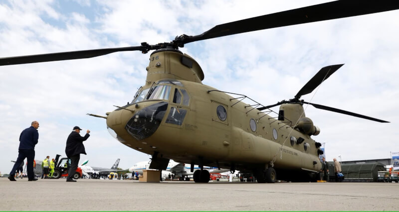 德國空軍首長格哈茲10日表示，德國宣布購入60架契努克式直升機後，將成為握有北約第2大直升機機隊的成員國。圖為CH-47契努克式直升機。（路透社）