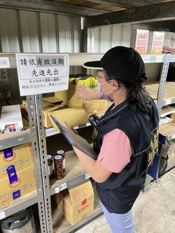 花蓮市壽司名店遭民眾爆料,店家疑使用過期鮪魚等食材。花蓮縣衛生局10日派員稽查。(花蓮縣衛生局提供)中央社記者張祈傳真 112年8月11日
