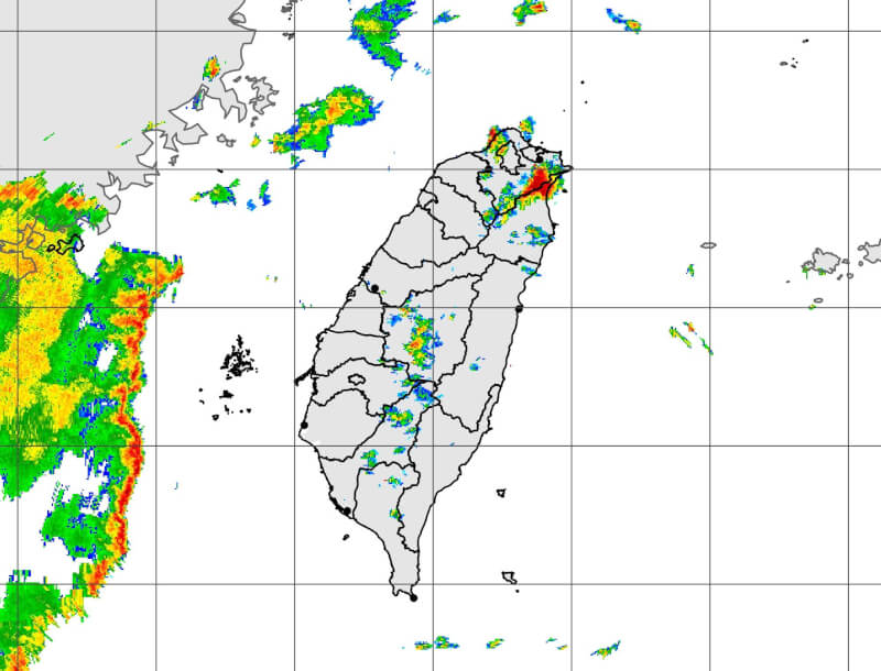 圖為12日中午12時40分雷達回波圖。(圖取自中央氣象局網頁cwb.gov.tw)