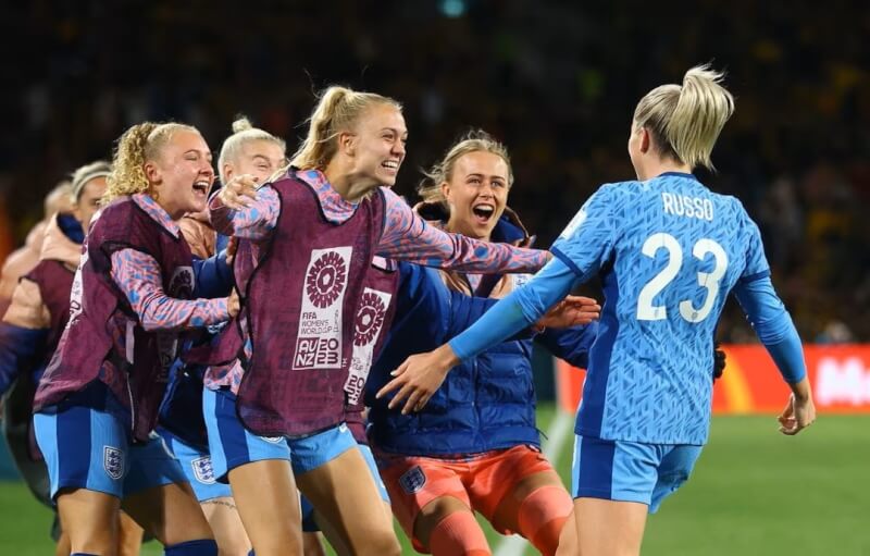 世界盃女子足球賽英格蘭隊（圖）16日以3比1擊潰澳洲，將在決賽對決西班牙。（路透社）