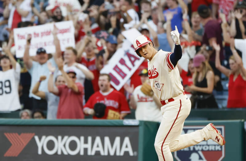 美國職棒大聯盟MLB洛杉磯天使18日在主場迎戰坦帕灣光芒隊，雖一度靠日籍球星大谷翔平2局下轟出滿貫砲5比1領先，終場卻遭逆轉6比9吞敗。（共同社）