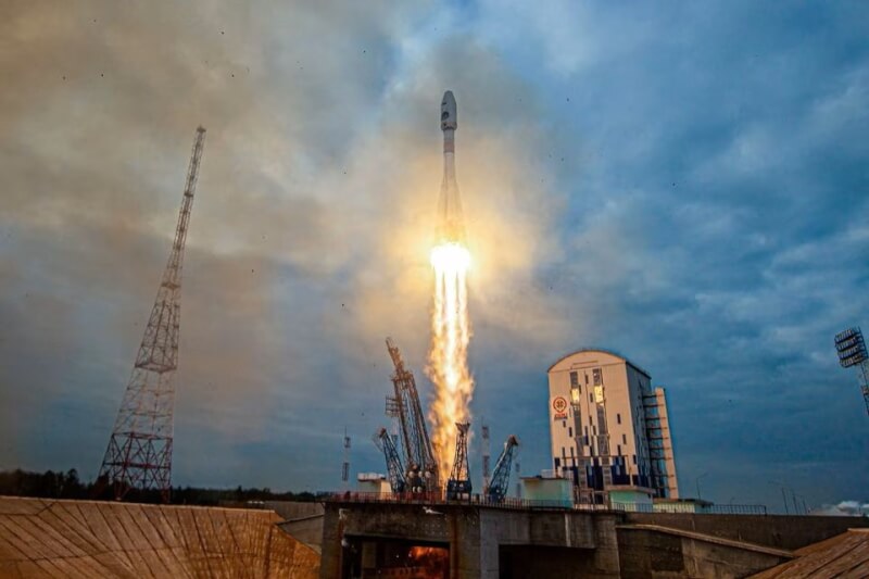俄羅斯8月11日發射一枚攜帶登陸器的聯合號火箭前往月球。（Roscosmos/Vostochny Space Centre/Handout via 路透社）