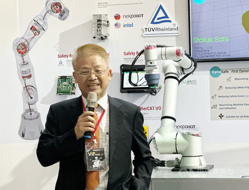 新漢集團子公司新漢智能23日在台北自動化工業大展推出x86協作型安全機器人，新漢董事長林茂昌（圖）表示，希望透過開放標準加速智慧機器人普及，打造生態圈。中央社記者吳家豪攝  112年8月23日