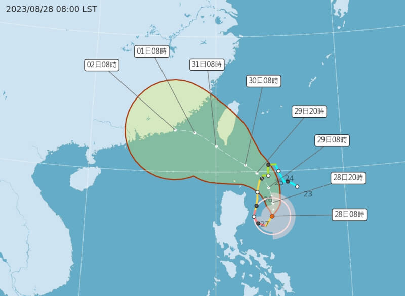 颱風蘇拉清晨2時已減弱為中度颱風，中心位於鵝鑾鼻南南東方740公里海面上，逐漸轉北後再轉西北接近台灣。圖為28日上午8時路徑潛勢圖。（圖取自中央氣象局網頁cwb.gov.tw）