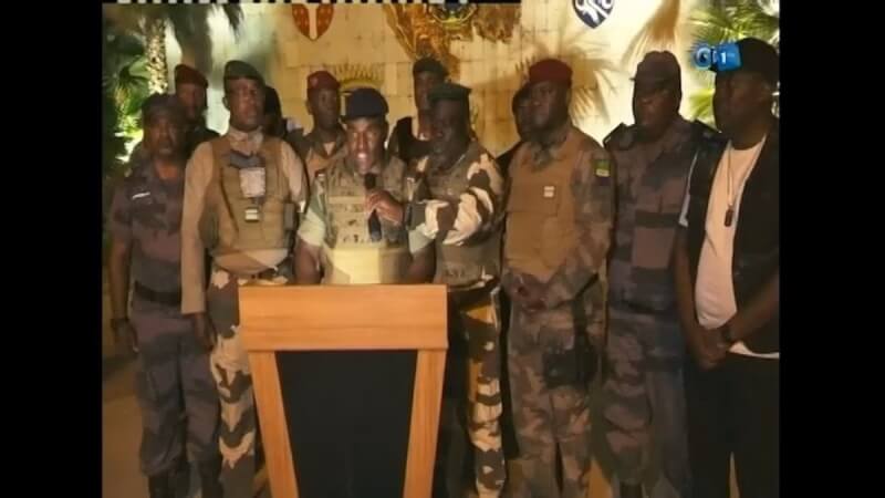 中非國家加彭高級軍官30日透過國營電視台宣布選舉結果無效，稱軍方已掌權。（Gabon 1ere/Handout via 路透社）