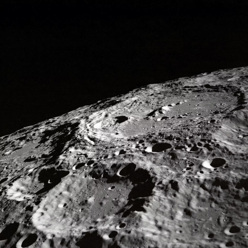 印度太空研究組織29日表示，月球飛船3號登陸器的探測車已經證實月球的南極有硫存在。（示意圖／圖取自Unsplash圖庫）