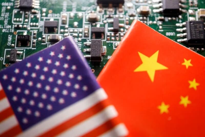 美國過去5年逐漸減少對中國晶片、太陽能電池板及各種消費產品的依賴，但最新研究發現美國供應鏈仍高度依賴中國生產。（路透社）