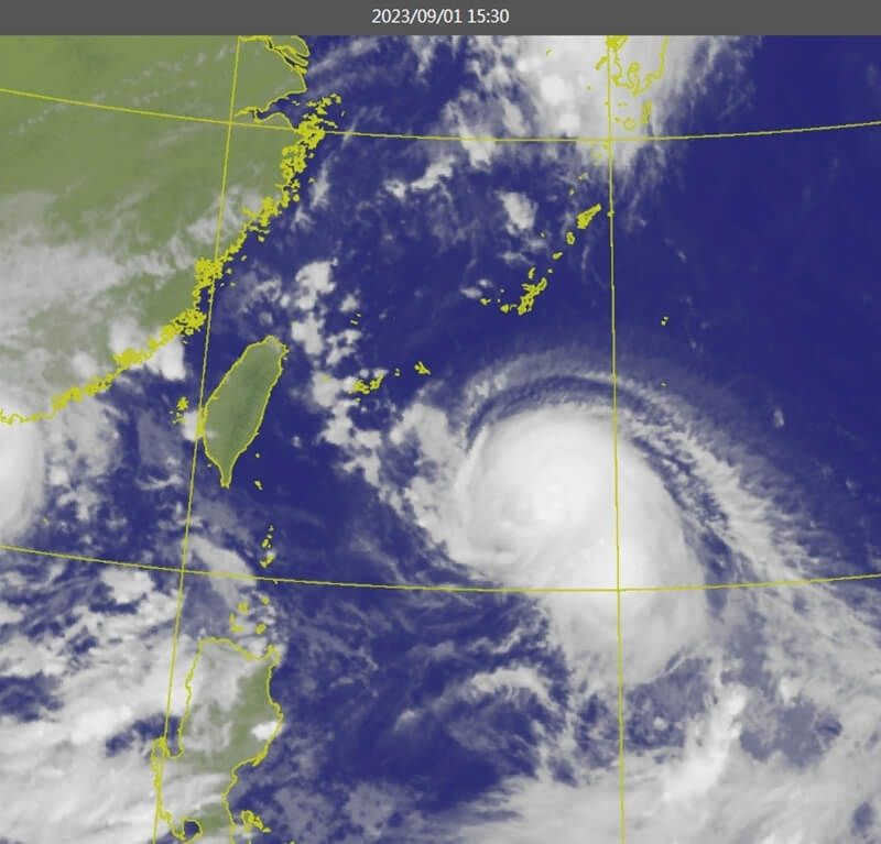 中央氣象局觀測，中度颱風海葵正朝台灣逼近。圖為1日下午3時30分衛星雲圖。（圖取自中央氣象局網頁cwb.gov.tw）