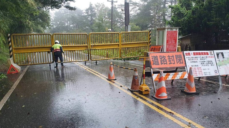 颱風海葵來襲，恐將為花蓮山區道路帶來大豪雨，為避免災害擴大危及行車安全，省道台8線中橫公路（圖）等預警性封閉。（花蓮縣警察局提供）中央社記者李先鳳傳真  112年9月3日